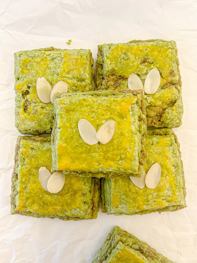 pistachio matcha scones